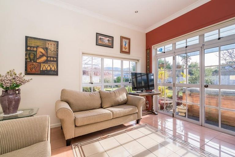 Photo of property in 335 Highgate, Roslyn, Dunedin, 9010