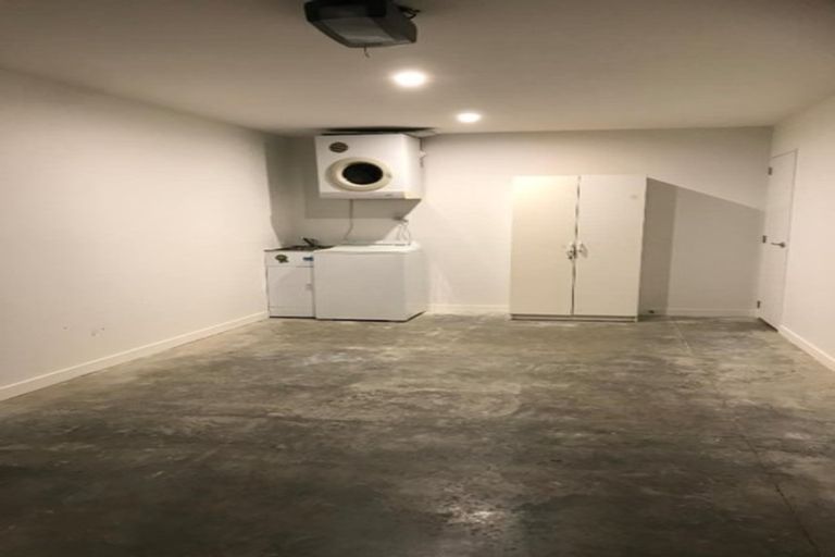 Photo of property in 1/12 Stanley Street, Berhampore, Wellington, 6023