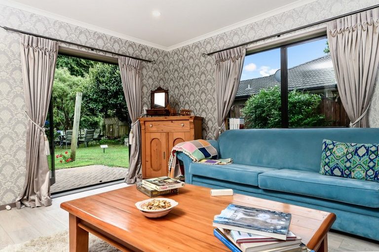 Photo of property in 37 Farringdon Avenue, Rototuna North, Hamilton, 3210