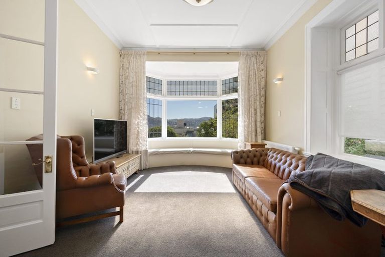 Photo of property in 210 Oriental Parade, Oriental Bay, Wellington, 6011