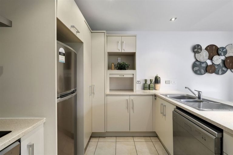 Photo of property in 5/7 The Avenue, Albany, Auckland, 0632