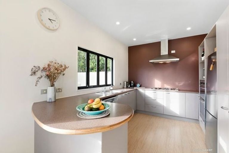 Photo of property in 138 Townsend Road, Miramar, Wellington, 6022