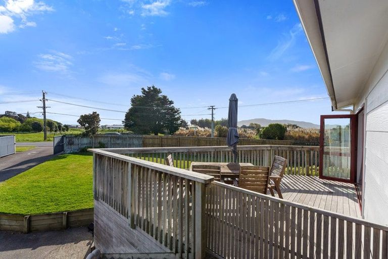 Photo of property in 2 Makora Road, Otaihanga, Paraparaumu, 5036