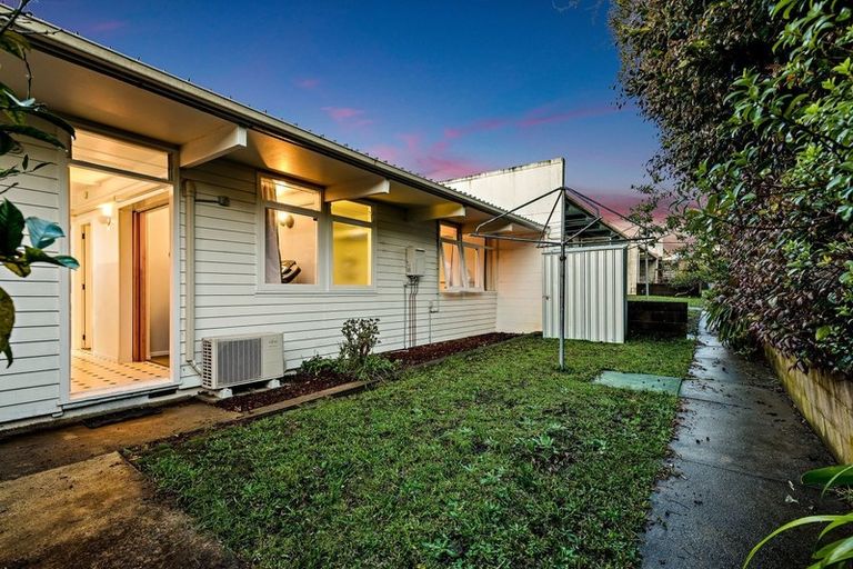 Photo of property in 5/340 Te Atatu Road, Te Atatu South, Auckland, 0610