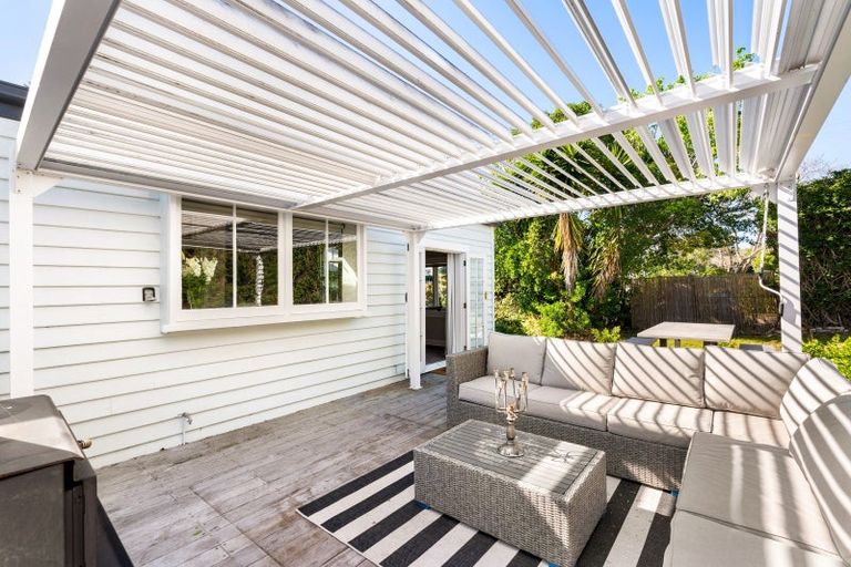 Photo of property in 70 Gillies Crescent, Waimarama, Havelock North, 4294