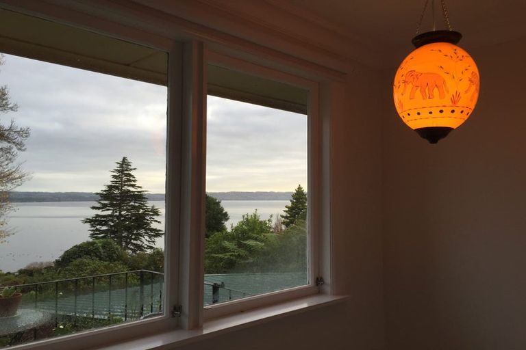 Photo of property in 5 Naera Place, Kawaha Point, Rotorua, 3010