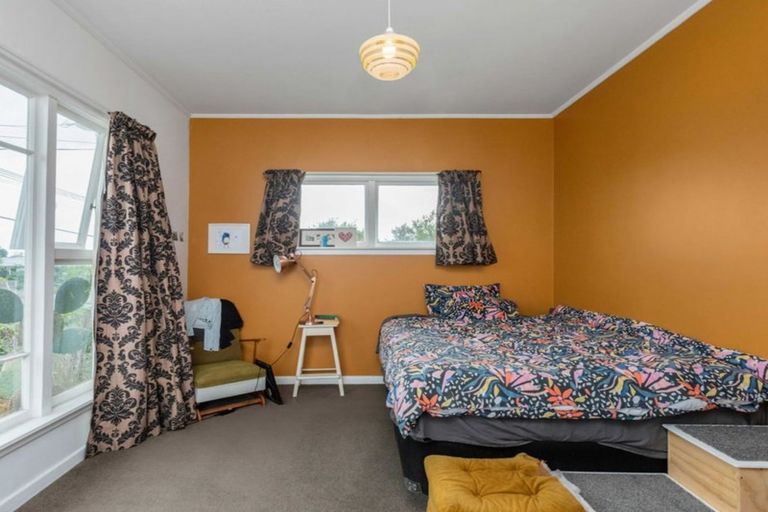 Photo of property in 119 Bowhill Road, New Brighton, Christchurch, 8083
