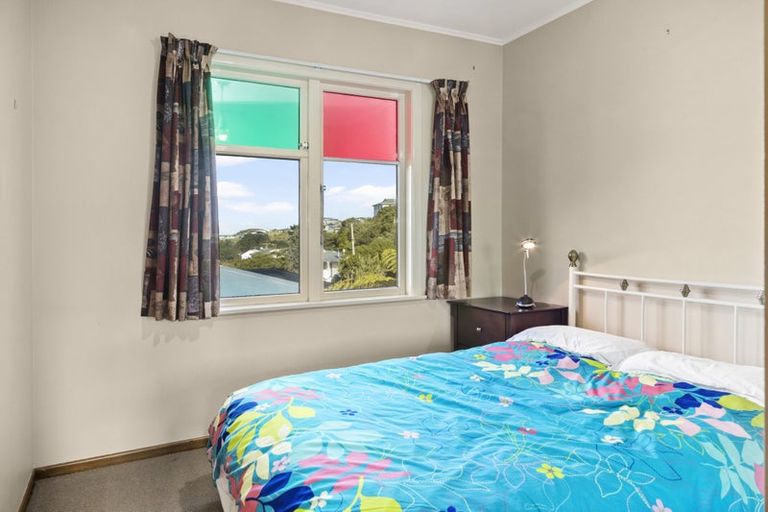 Photo of property in 54 Salford Street, Newlands, Wellington, 6037