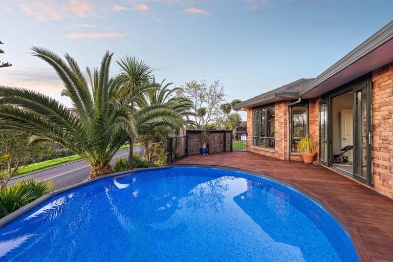 Photo of property in 54 Roy Maloney Drive, Henderson, Auckland, 0612