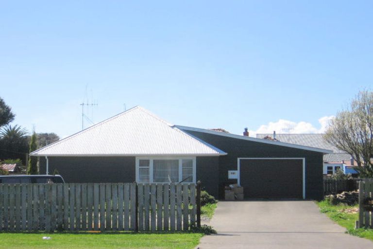 Photo of property in 15 Robinson Street, Foxton, 4814