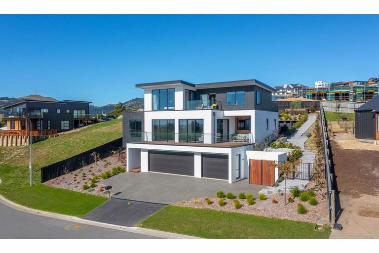 Photo of property in 8 Caldberg Close, Westmorland, Christchurch, 8025