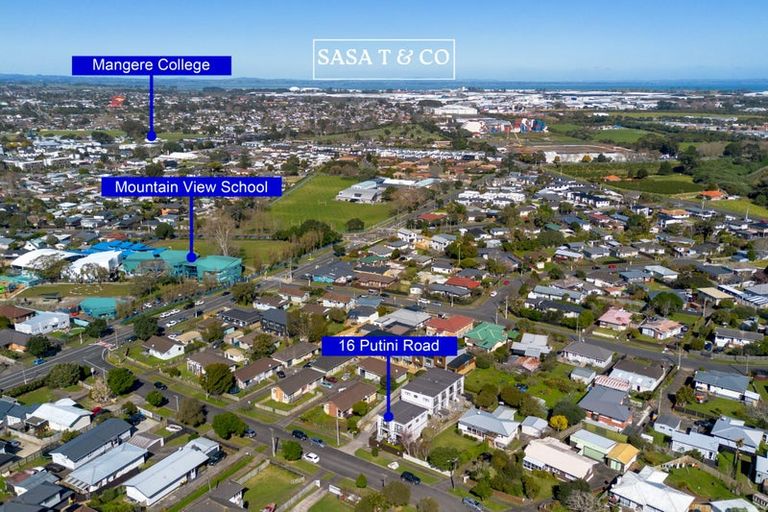 Photo of property in 2/16 Putini Road, Mangere Bridge, Auckland, 2022