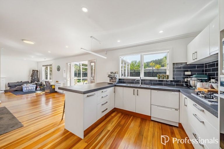 Photo of property in 9 Peel Place, Wainuiomata, Lower Hutt, 5014