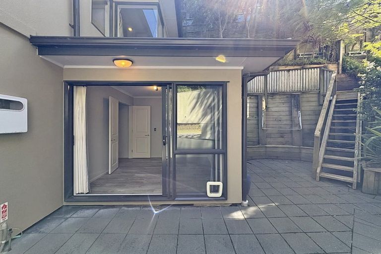 Photo of property in 5 Bank Road, Northland, Wellington, 6012