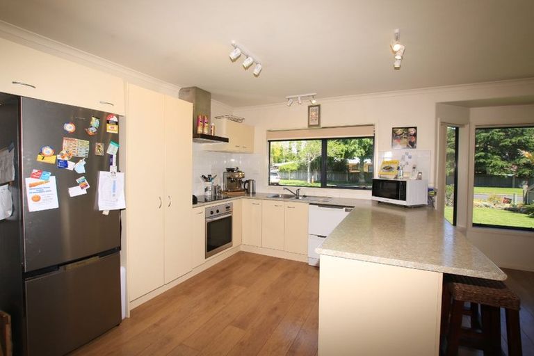 Photo of property in 24 Glencalder Place, Wattle Downs, Auckland, 2103