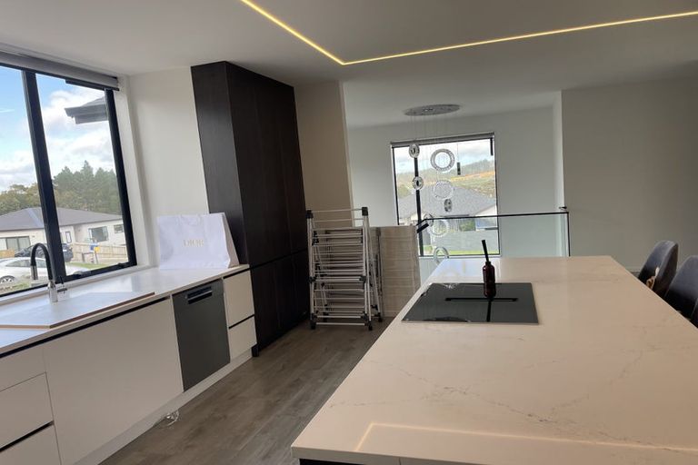 Photo of property in 18 Takurua Terrace, Orewa, 0931