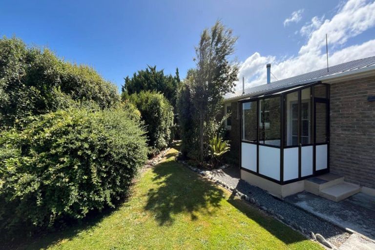 Photo of property in 19 Scott Street, Tuatapere, 9620