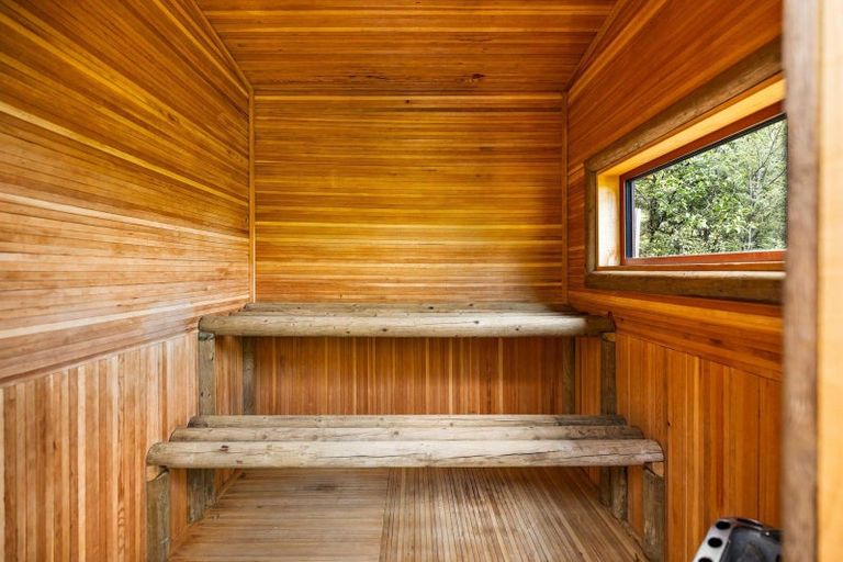 Photo of property in 17 Tall Tree Lane, Mount Creighton, Queenstown, 9371