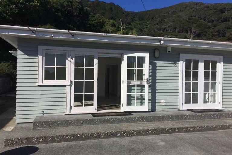 Photo of property in 281 Muritai Road, Eastbourne, Lower Hutt, 5013