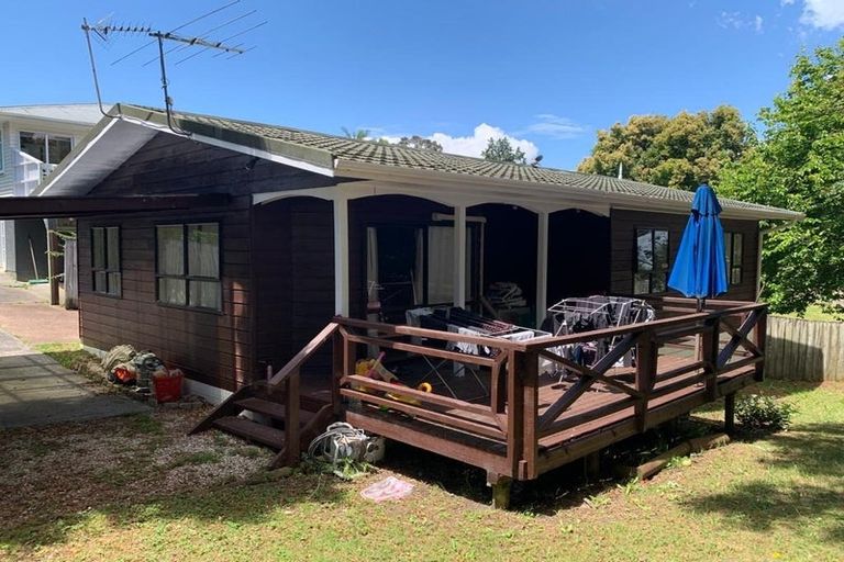 Photo of property in 1/7 Waverley Avenue, Glenfield, Auckland, 0629