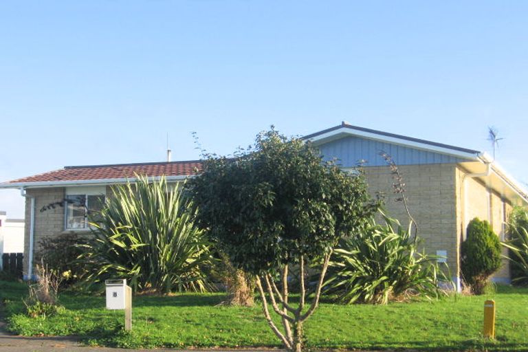 Photo of property in 8 Clutha Place, Westbrook, Palmerston North, 4412