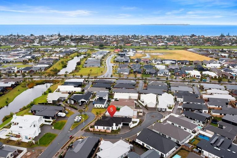 Photo of property in 5 Mollisia Lane, Papamoa Beach, Papamoa, 3118