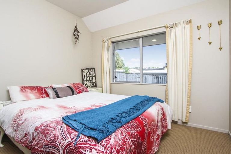 Photo of property in 717a Swanson Road, Swanson, Auckland, 0612