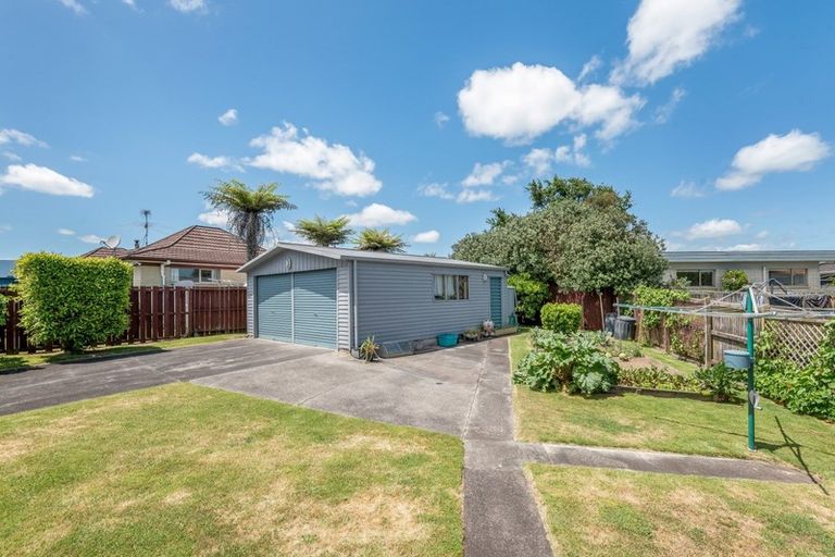 Photo of property in 10 Challen Close, Conifer Grove, Takanini, 2112
