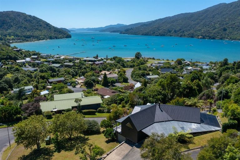 Photo of property in 1 Oliver Place, Anakiwa, Linkwater, 7281