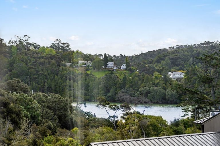 Photo of property in 21 Oscar Road, Greenhithe, Auckland, 0632