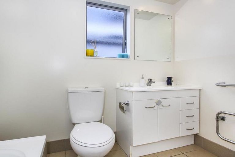 Photo of property in 717a Swanson Road, Swanson, Auckland, 0612