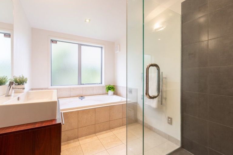 Photo of property in 8 Metzenthin Close, Raumati South, Paraparaumu, 5032