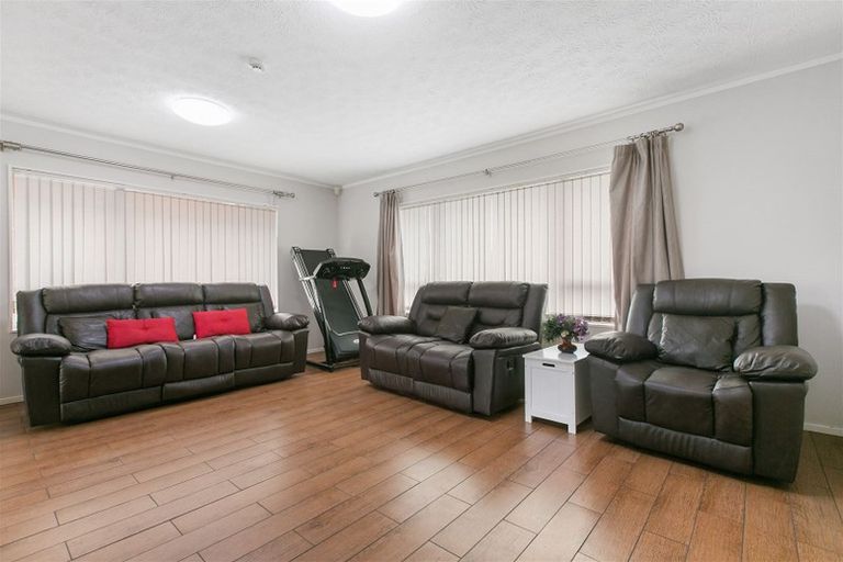 Photo of property in 295 Bucklands Beach Road, Bucklands Beach, Auckland, 2012