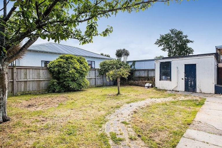 Photo of property in 288 Oxford Street, South Dunedin, Dunedin, 9012