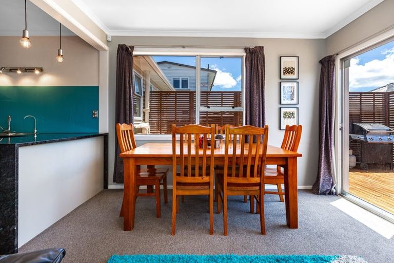 Photo of property in 25 Kapiti Crescent, Titahi Bay, Porirua, 5022