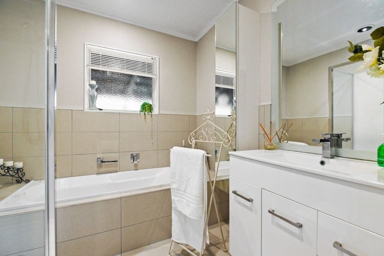 Photo of property in 34 Endeavour Avenue, Flagstaff, Hamilton, 3210