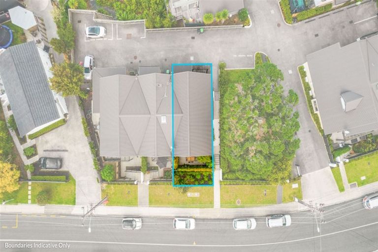 Photo of property in 12/31 Verbena Road, Birkdale, Auckland, 0626