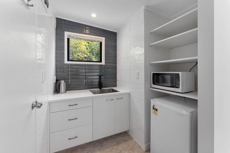 Photo of property in 10 Latham Road, York Bay, Lower Hutt, 5013