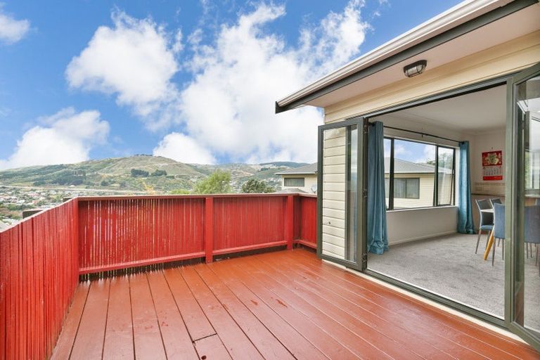 Photo of property in 5a Bishops Glen, Tawa, Wellington, 5028