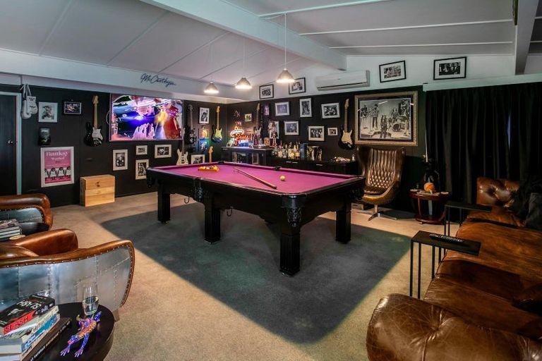 Photo of property in 62 Sharon Road, Waiake, Auckland, 0630