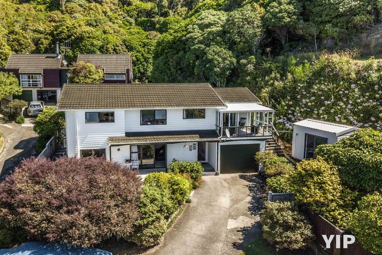 Photo of property in 29 Balliol Drive, Tawa, Wellington, 5028