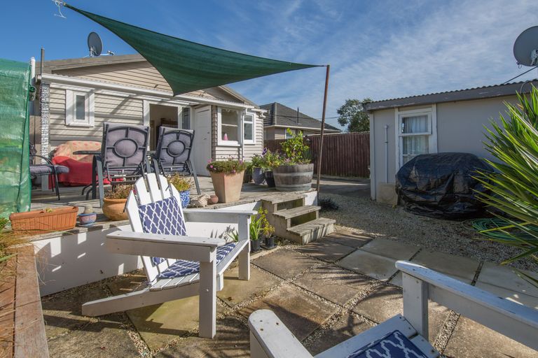 Photo of property in 114 Bower Avenue, New Brighton, Christchurch, 8083