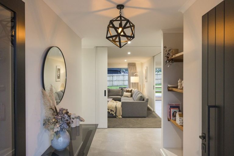 Photo of property in 49 Vaucluse Heights, Fitzherbert, Palmerston North, 4410