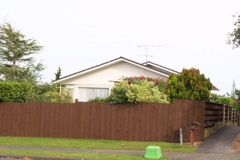 Photo of property in 25 Advene Road, Cockle Bay, Auckland, 2014
