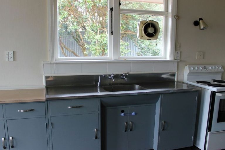 Photo of property in 42 Costley Street, Carterton, 5713