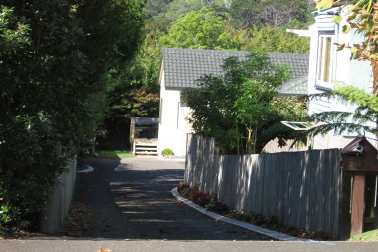 Photo of property in 24 Cleve Road, Green Bay, Auckland, 0604