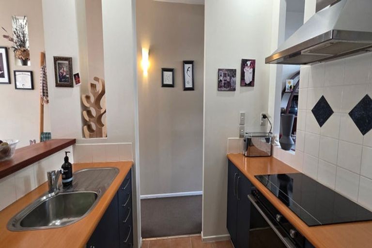 Photo of property in 11/2 Armoy Drive, East Tamaki, Auckland, 2016