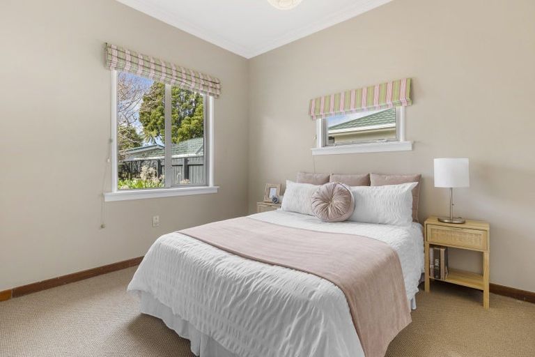 Photo of property in 121 Govett Avenue, Frankleigh Park, New Plymouth, 4310