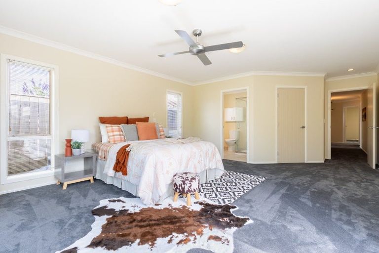 Photo of property in 4 Fairway Oaks Drive, Waikanae Beach, Waikanae, 5036