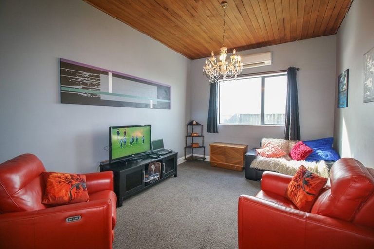 Photo of property in 6 Ocean Beach Road, Bluff, 9814